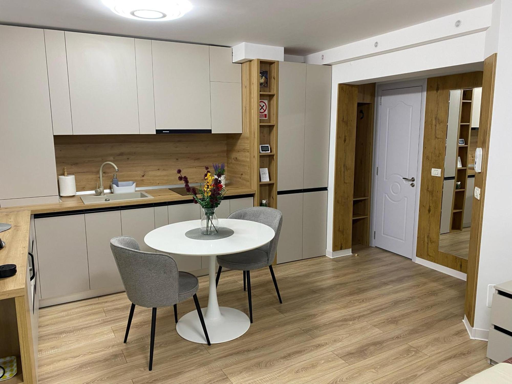Central Luxury Apartment ياش المظهر الخارجي الصورة