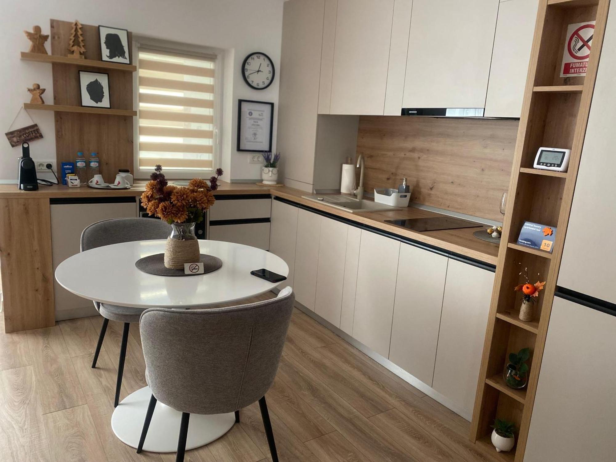 Central Luxury Apartment ياش المظهر الخارجي الصورة